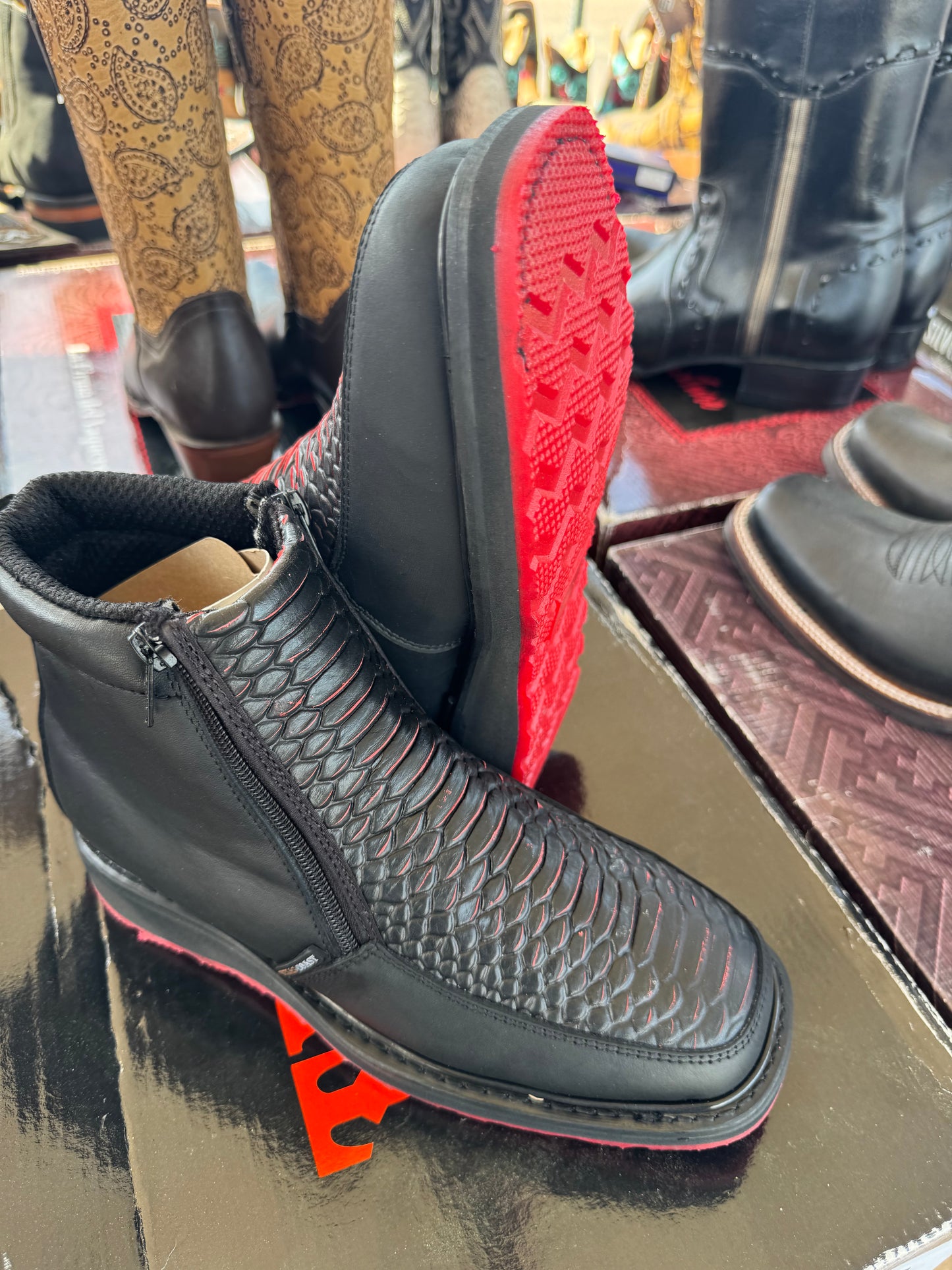Botin Macho víbora rojo