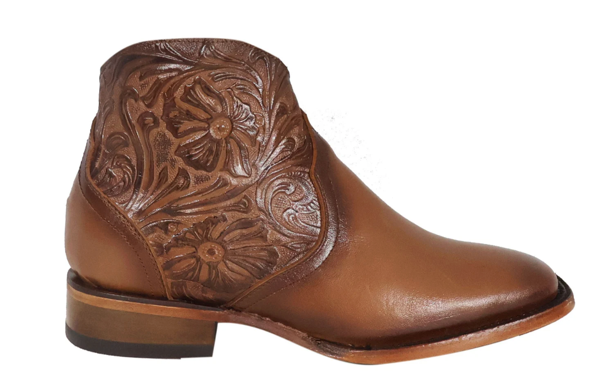 NELLY - Wide Square Toe Short Boots