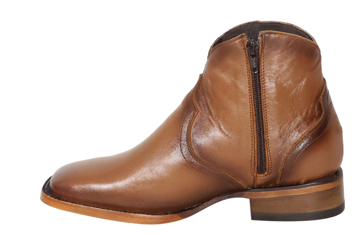 NELLY - Wide Square Toe Short Boots